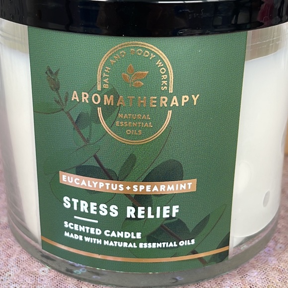 🆕BATH & BODY WORKS EUCALYPTUS SPEARMINT STRESS RELIEF 3 WICK CANDLE - Picture 3 of 6